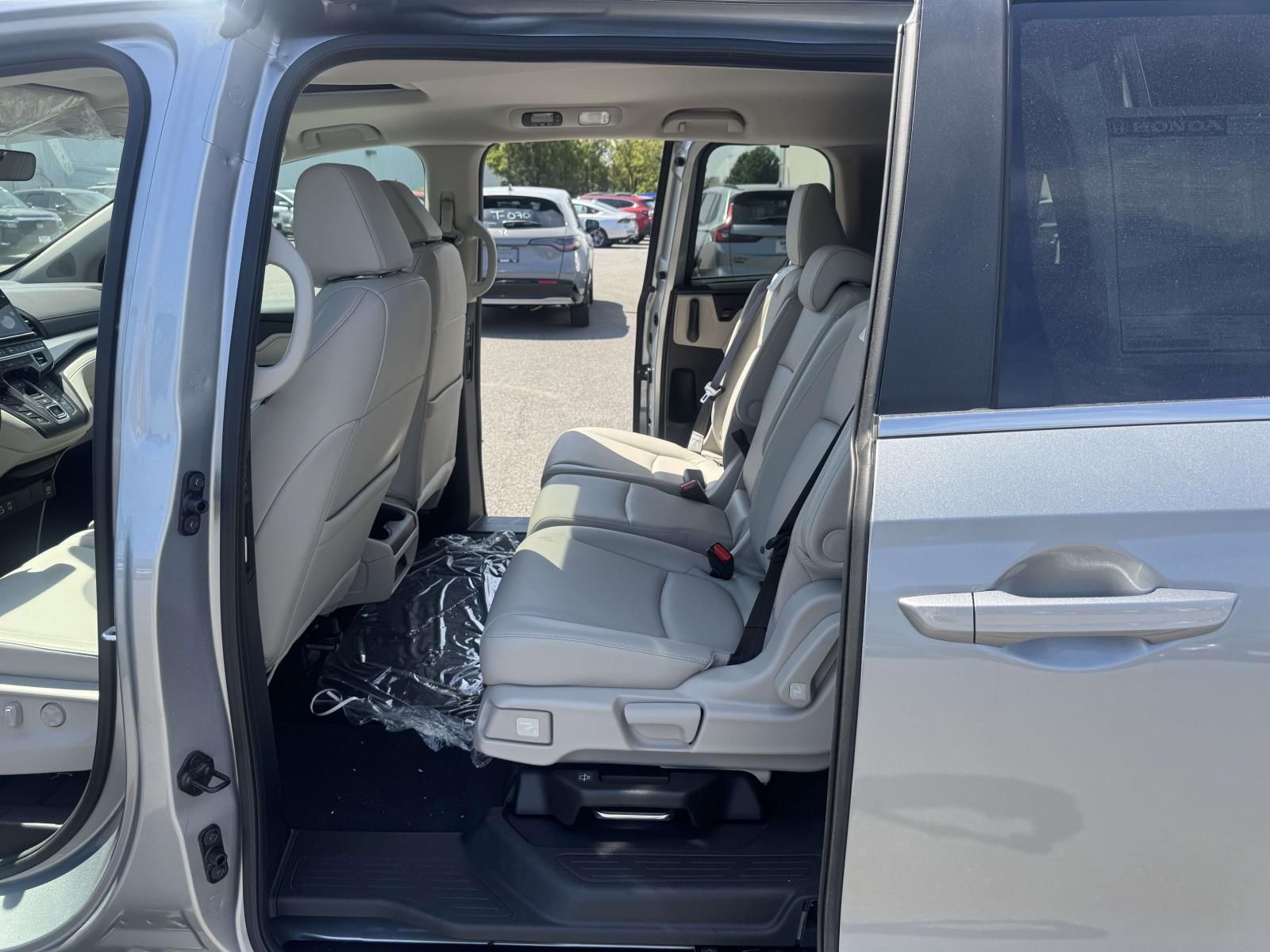 2026 Honda Odyssey EX-L - Photo 15