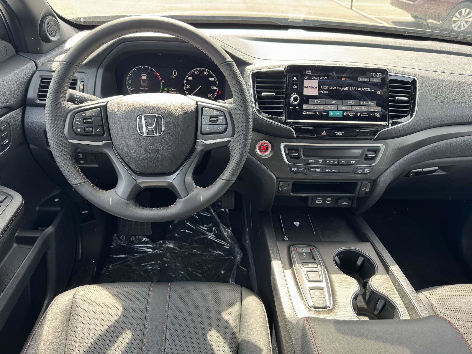 2025 Honda Ridgeline TrailSport photo 2