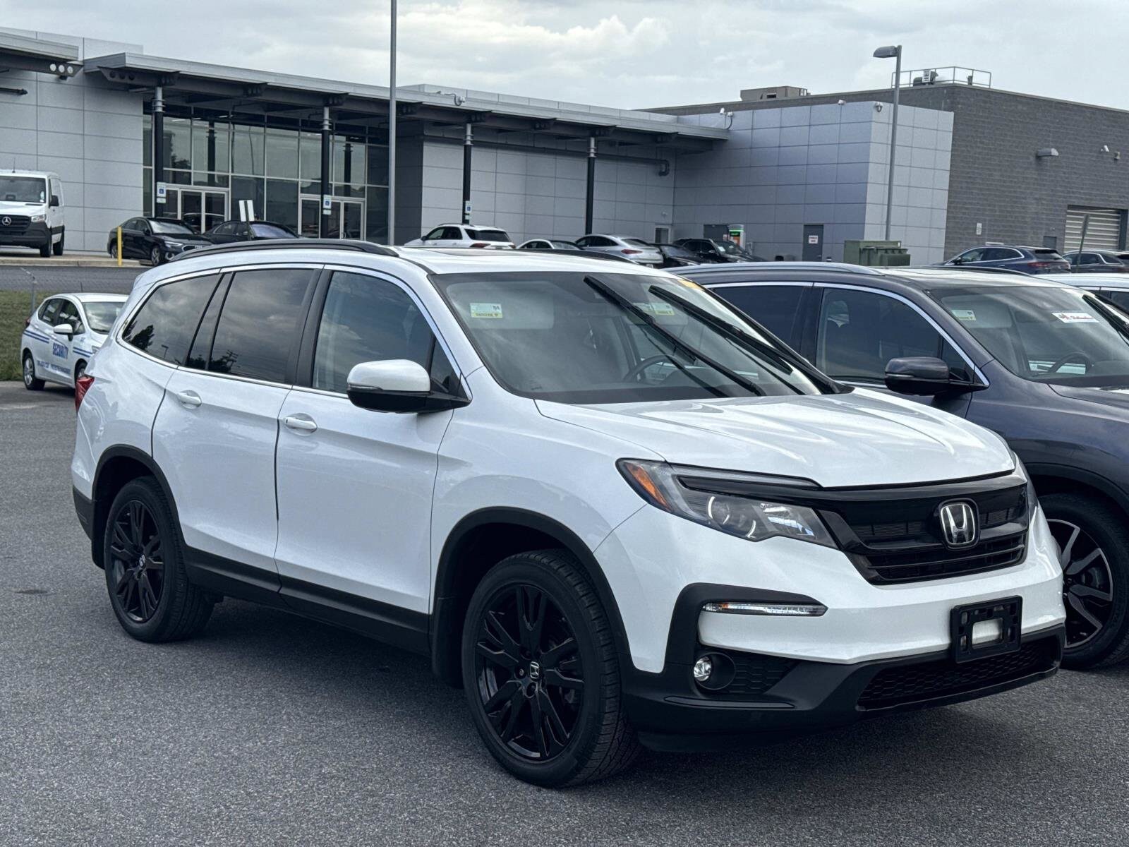 2022 Honda Pilot Special Edition photo 2