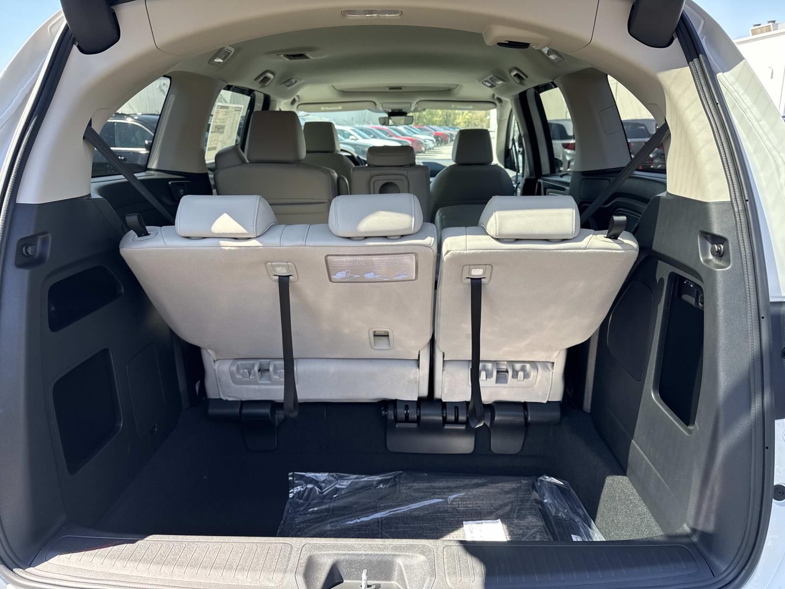 2026 Honda Odyssey EX-L - Photo 14