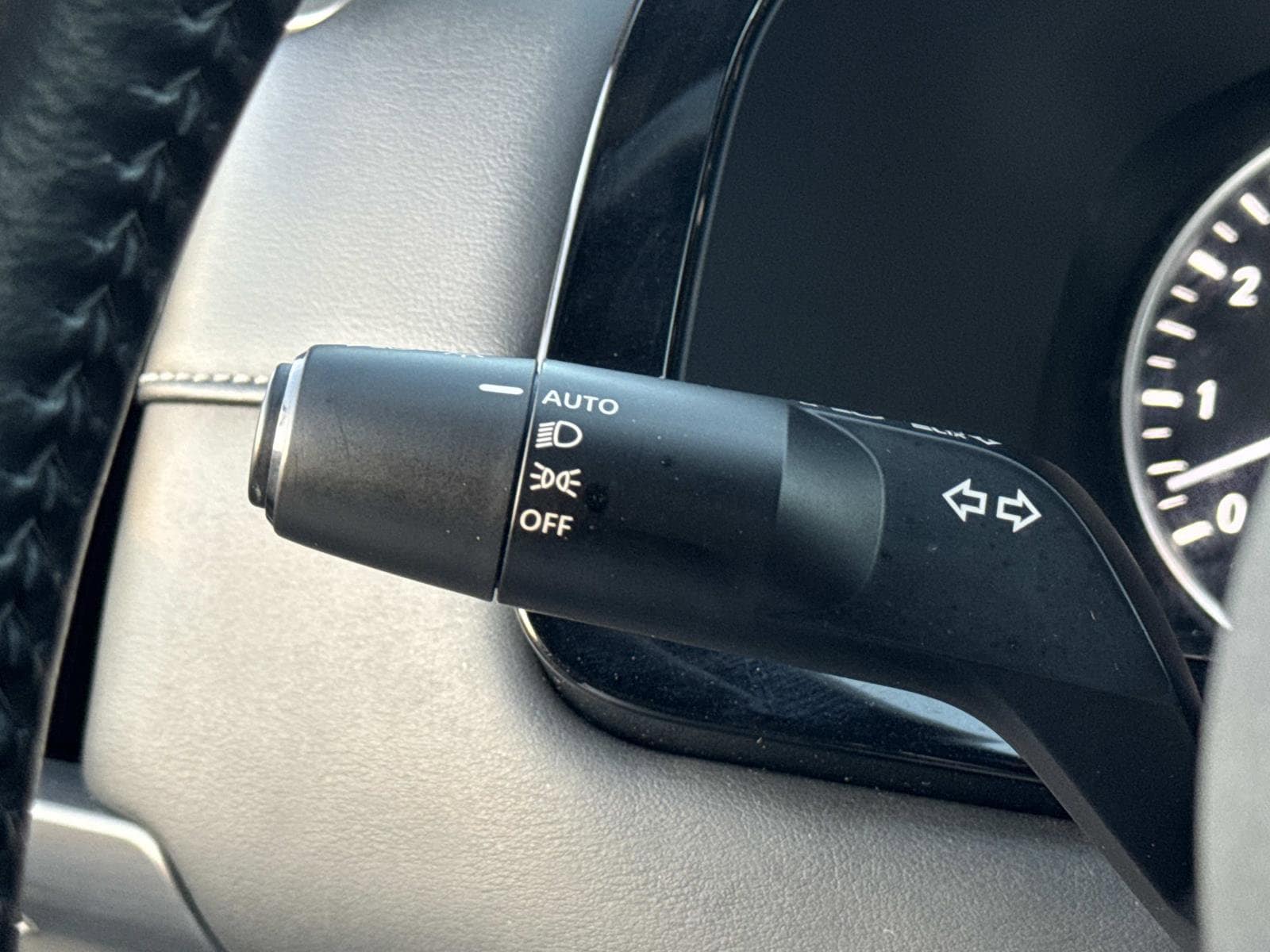 Image of 2023 Nissan Pathfinder SL SUV