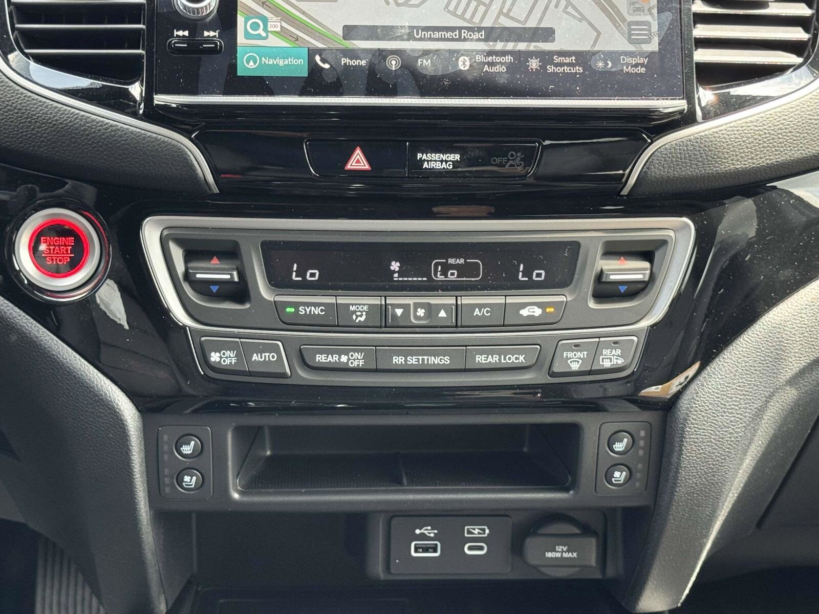 2025 Honda Ridgeline Black Edition photo 4