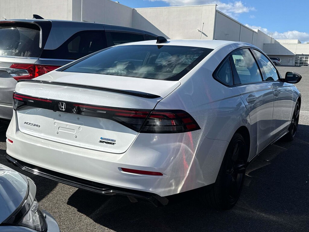 2025 Honda Accord Hybrid Sport-L photo 2