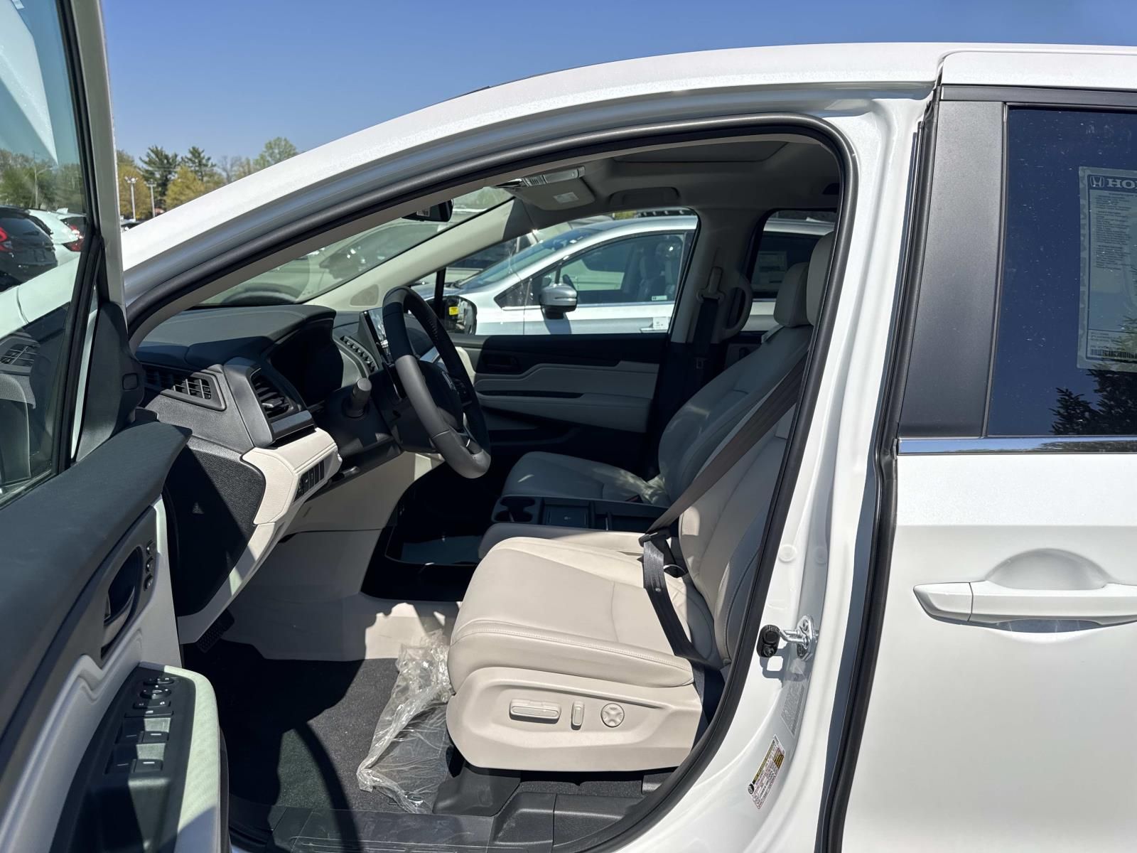 2026 Honda Odyssey EX-L - Photo 18