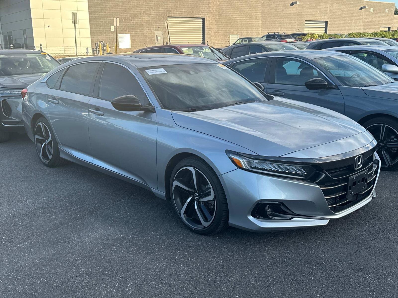 2022 Honda Accord Sport 2.0T photo 3