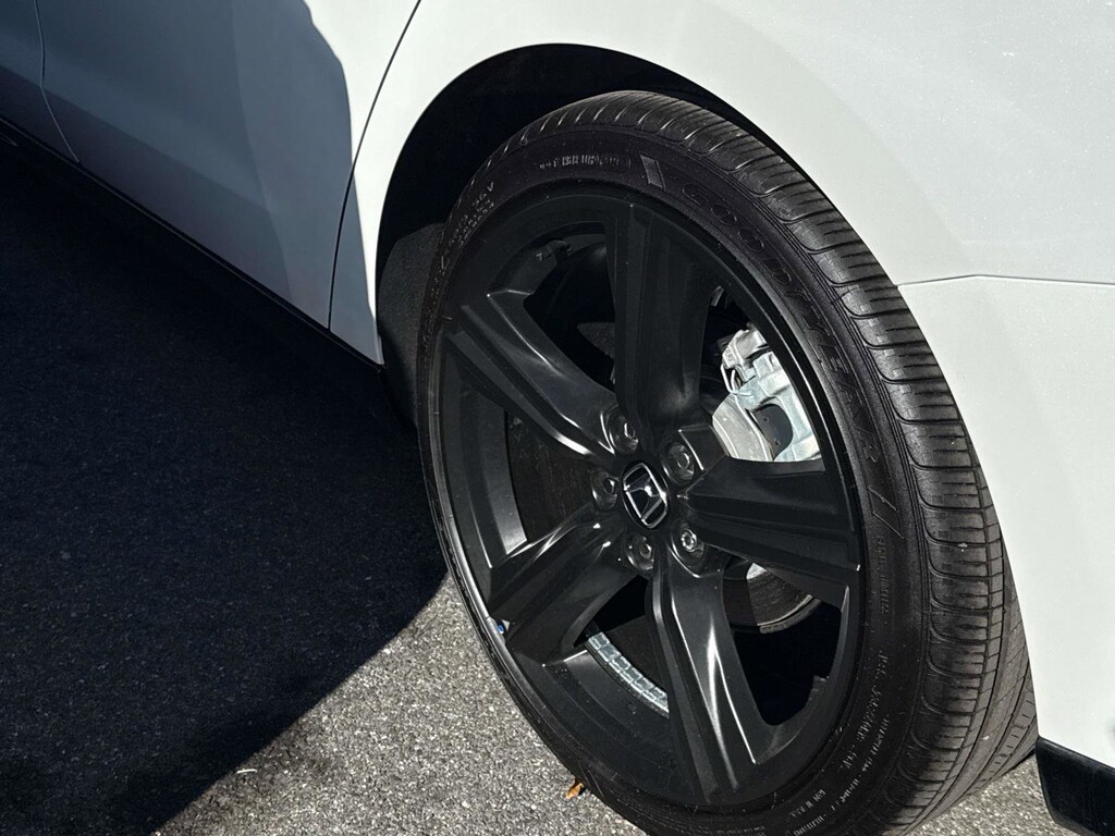 2025 Honda Accord Hybrid Sport-L photo 4