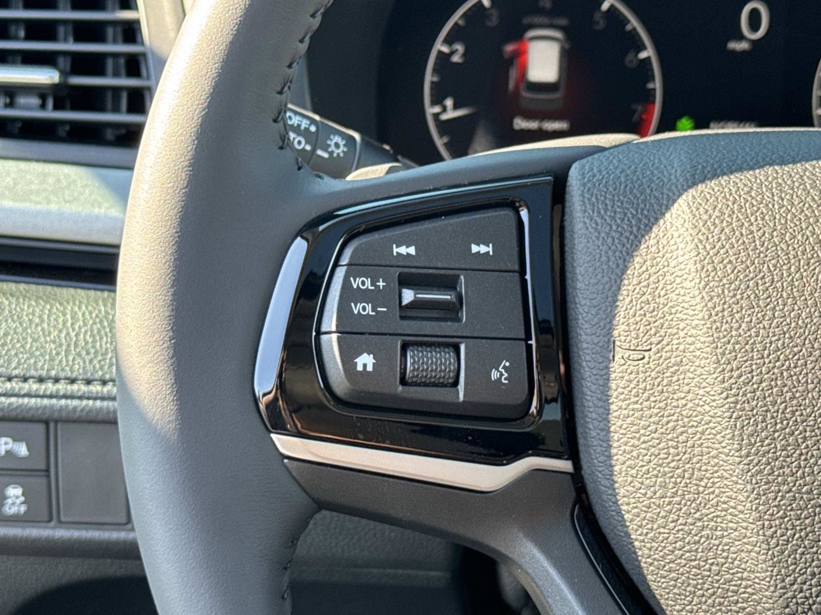 2026 Honda Odyssey Touring - Photo 22