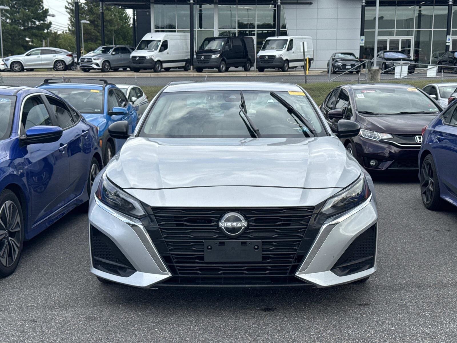 2024 Nissan Altima 2.5 SV photo 2