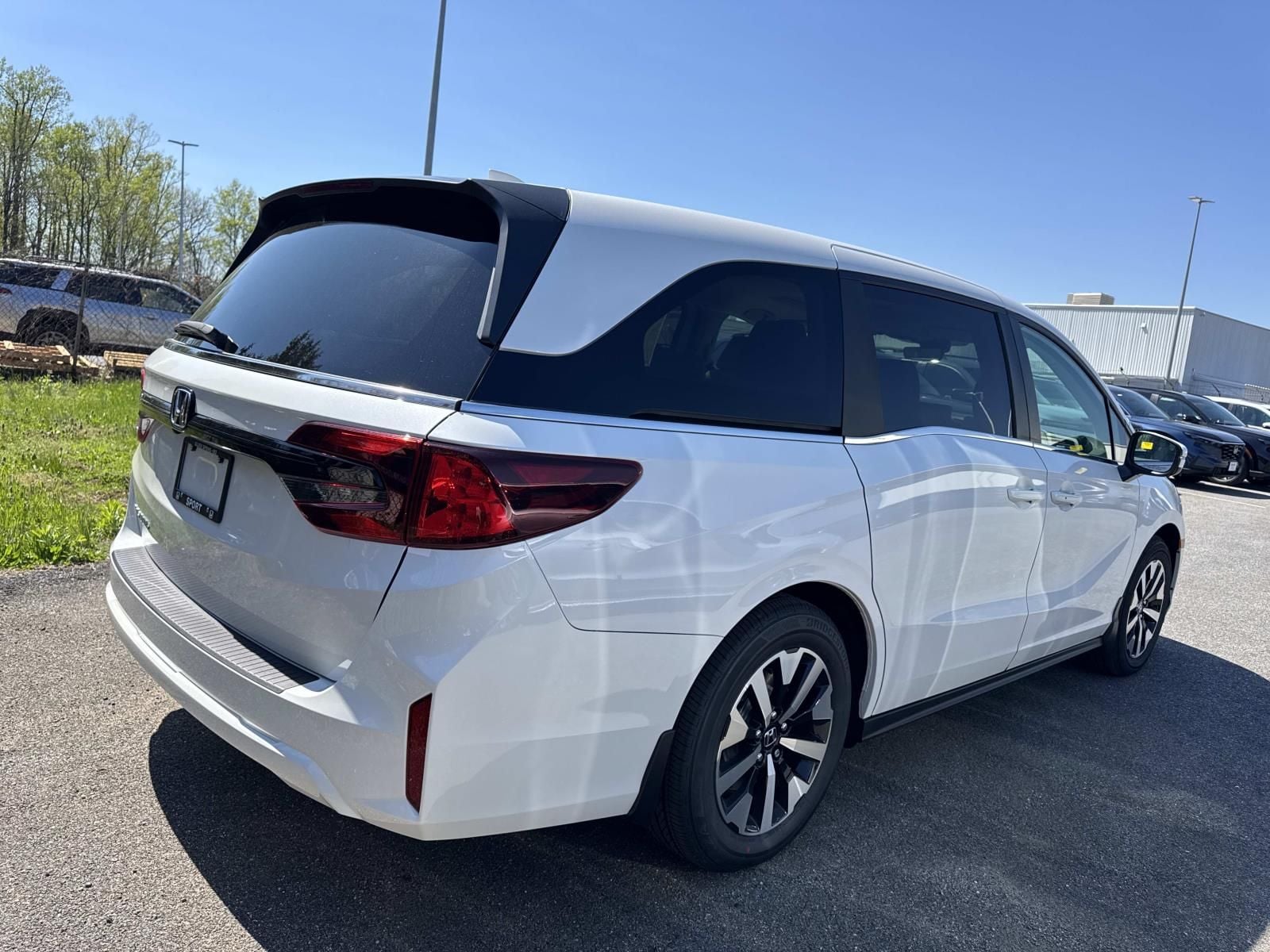 2026 Honda Odyssey EX-L - Photo 4