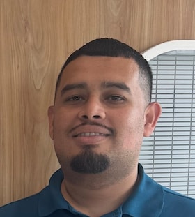 Staff member Gezer Lobo from ID_3be5e3