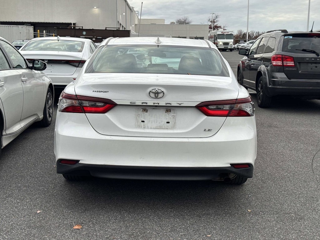 2021 Toyota Camry LE photo 3