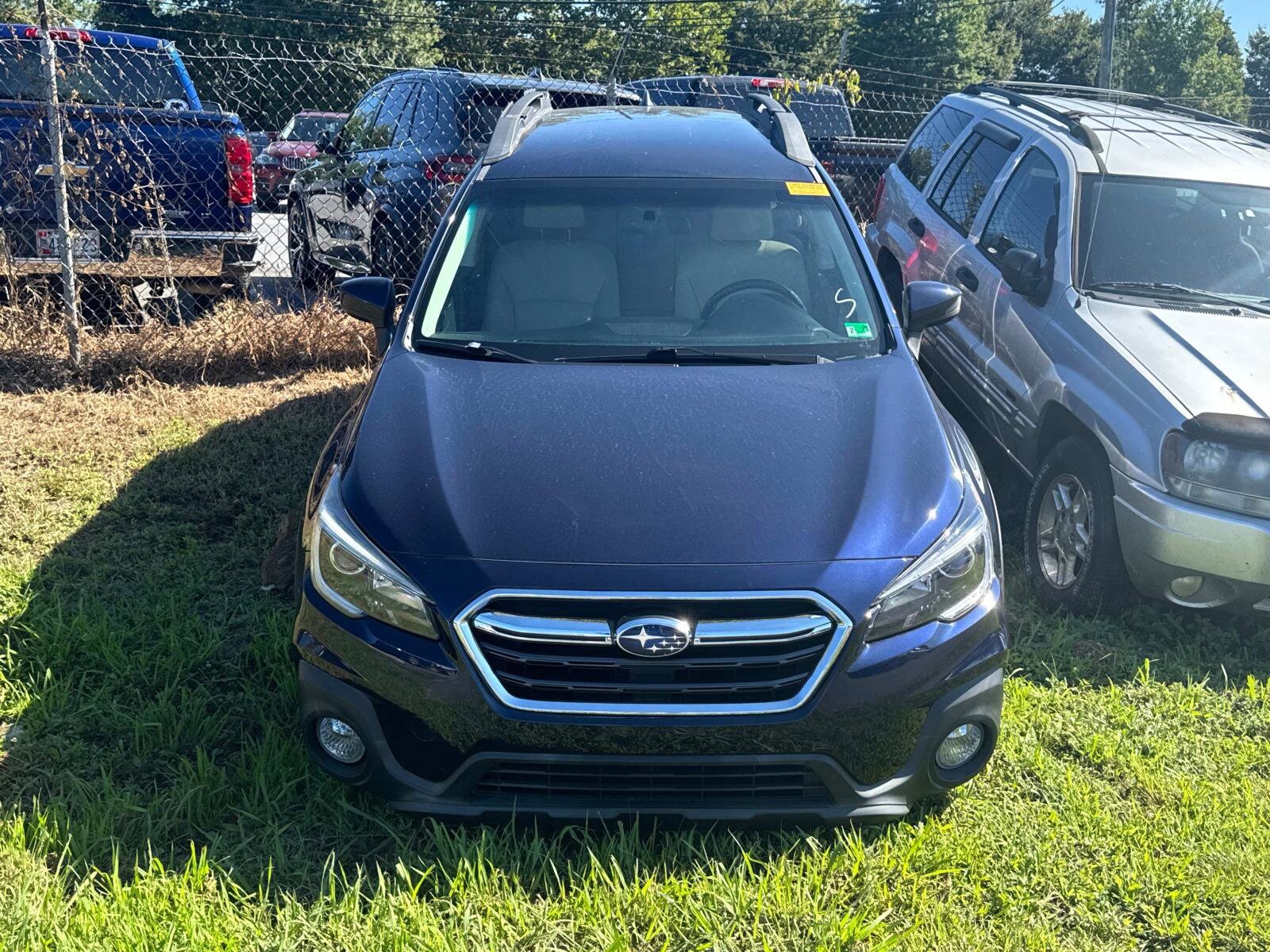 2018 Subaru Outback 2.5i Premium photo 2