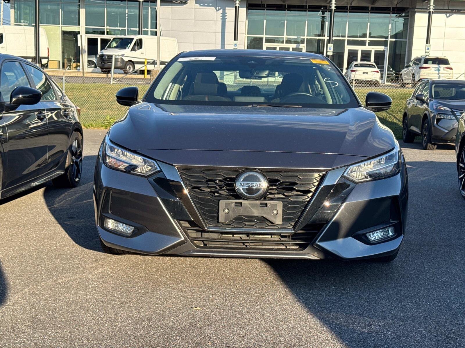 2021 Nissan Sentra SR photo 2