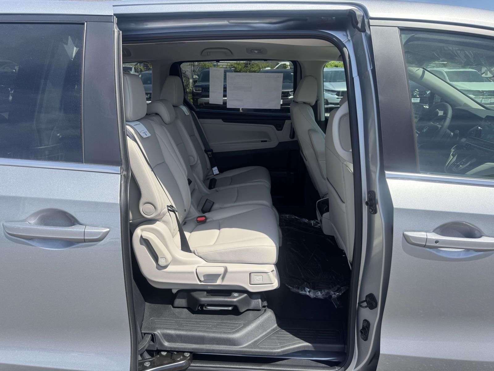 2026 Honda Odyssey EX-L - Photo 9