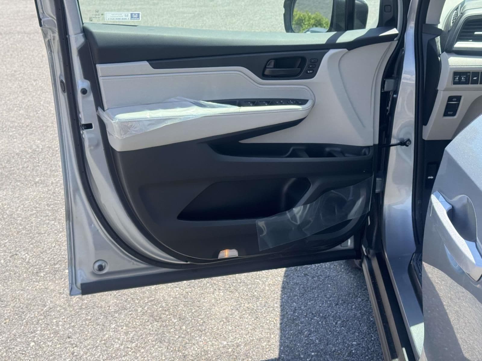 2026 Honda Odyssey EX-L - Photo 11
