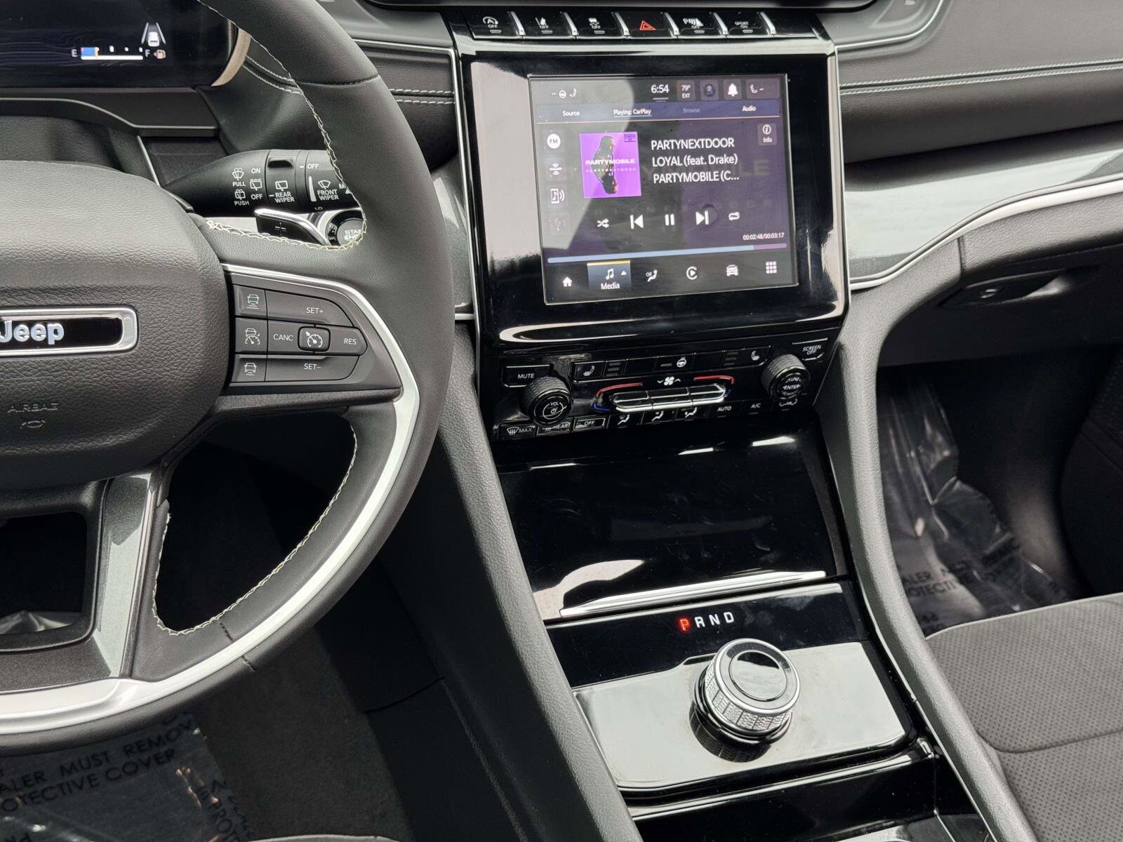 2023 Jeep Grand Cherokee Altitude photo 2