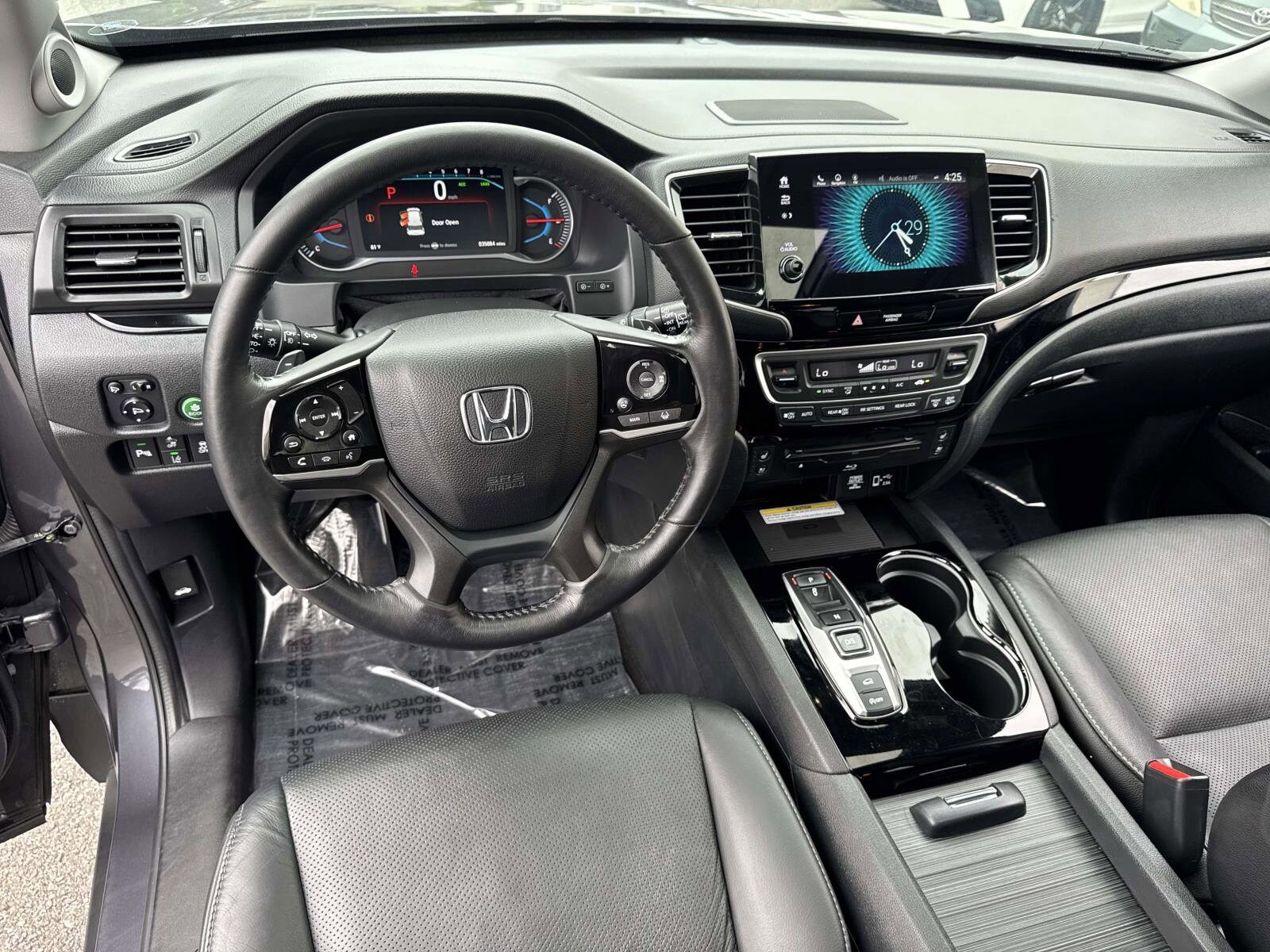 2022 Honda Pilot Elite photo 2