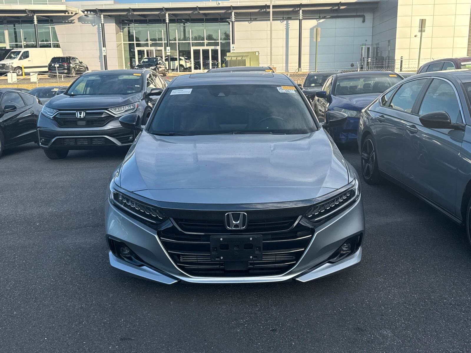 2022 Honda Accord Sport 2.0T photo 2