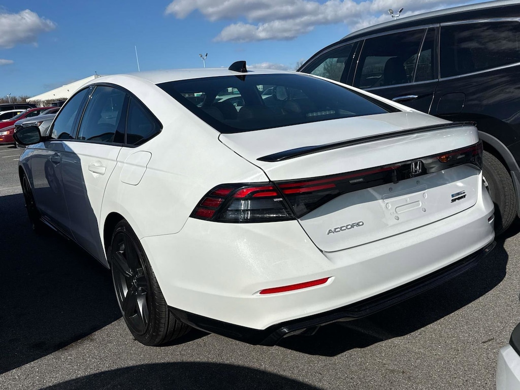 2025 Honda Accord Hybrid Sport-L photo 3