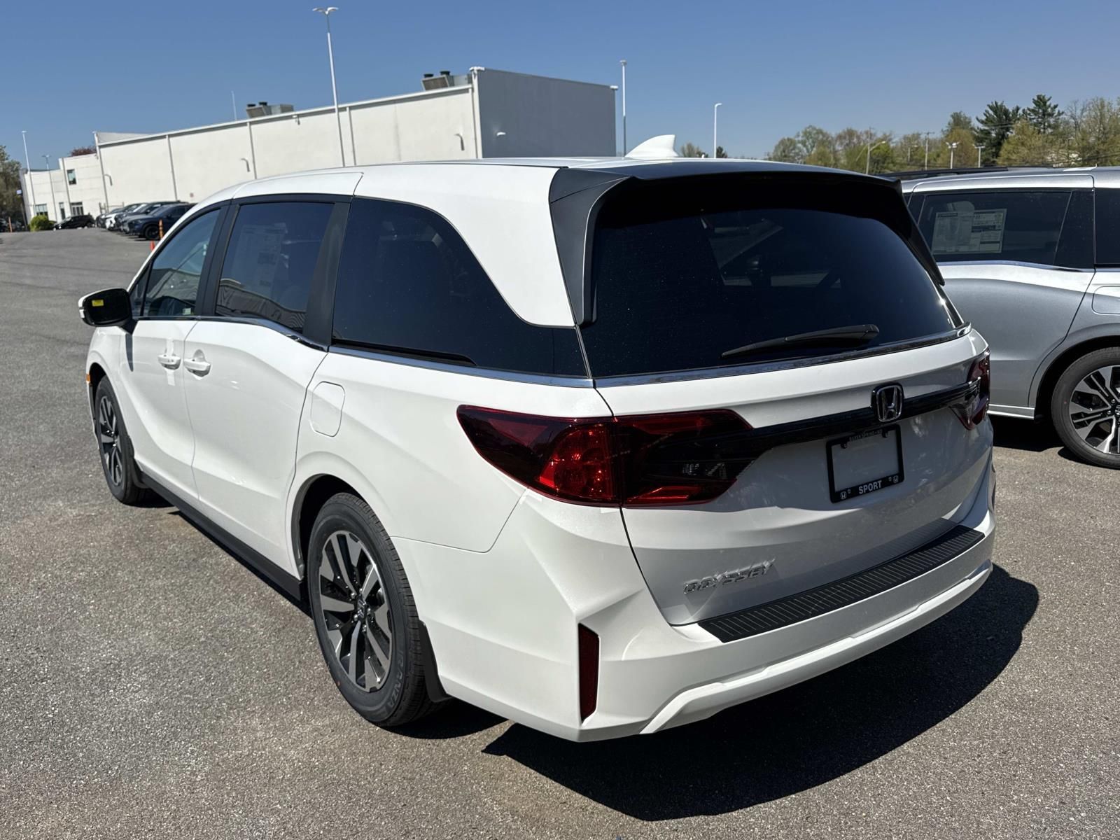 2026 Honda Odyssey EX-L - Photo 3