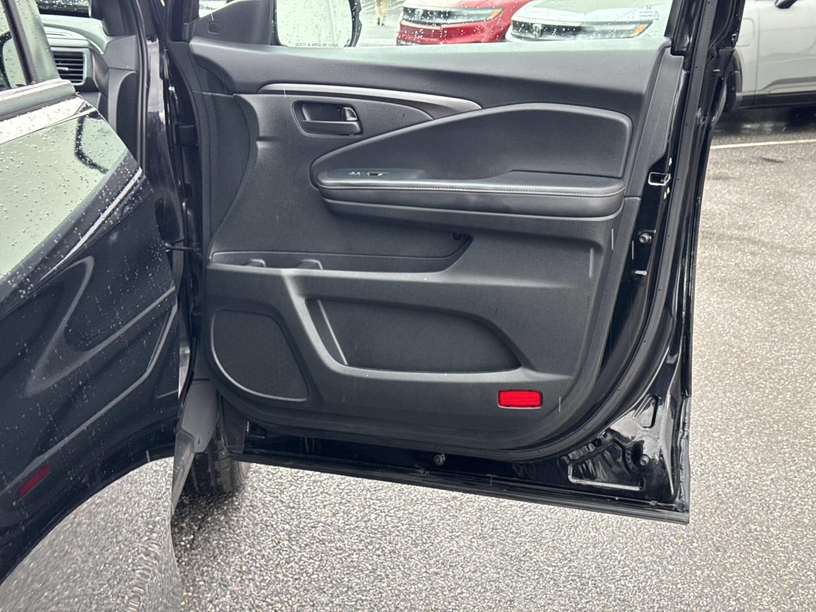 2023 Honda Passport EX-L - Photo 14