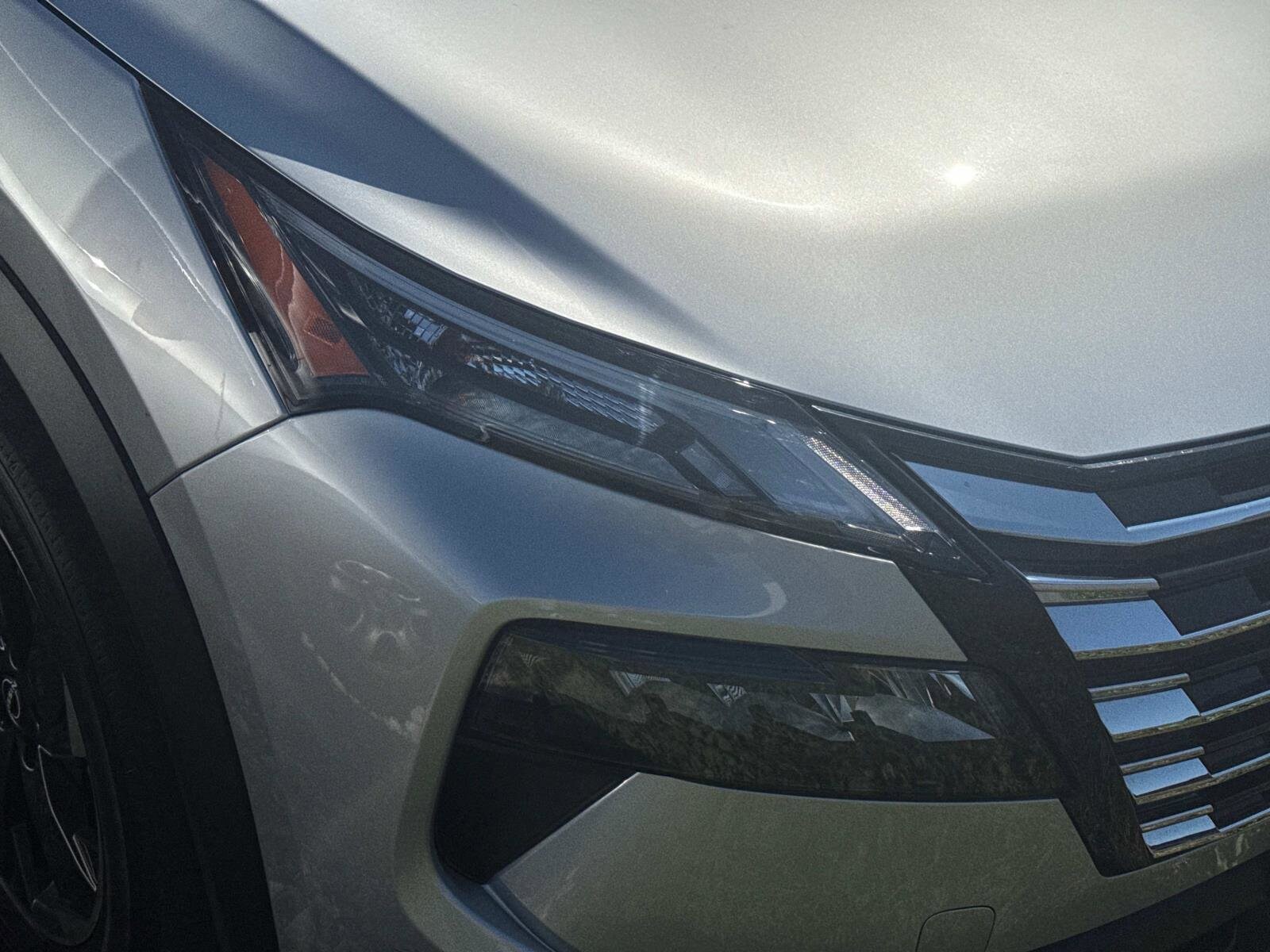 2024 Nissan Rogue SV photo 4