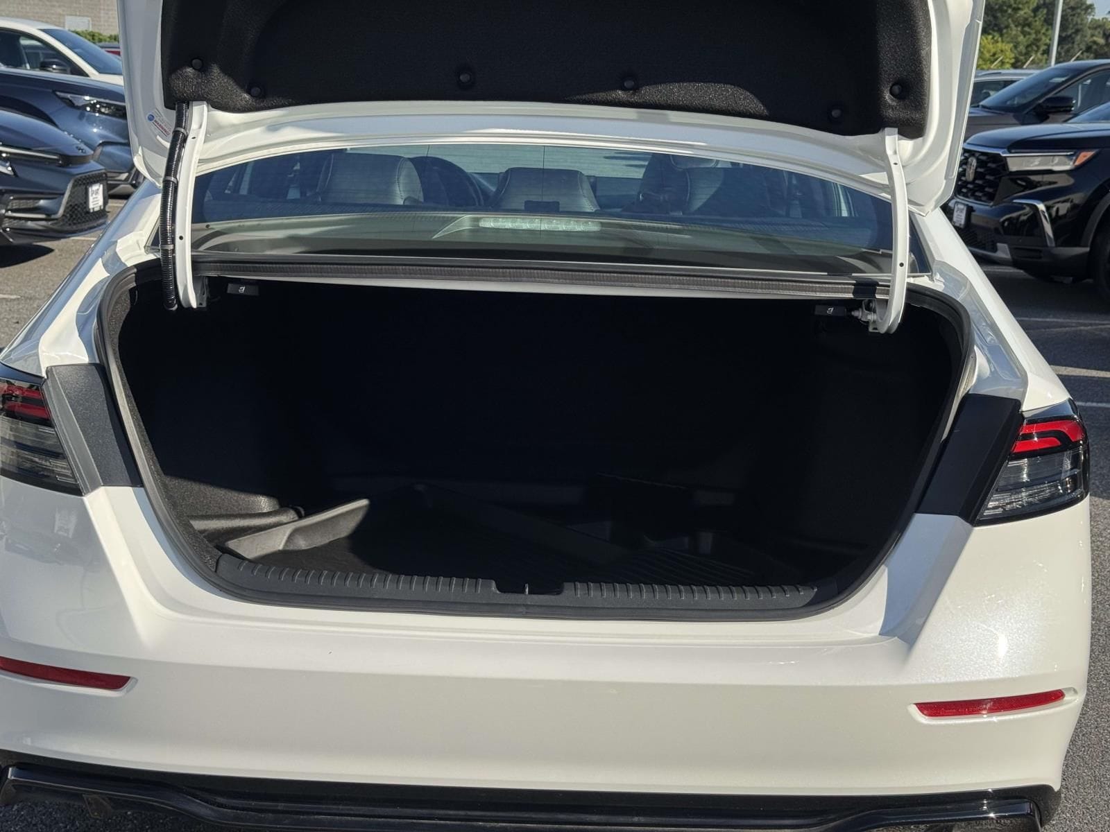 2024 Honda Accord Hybrid Sport-L - Photo 16