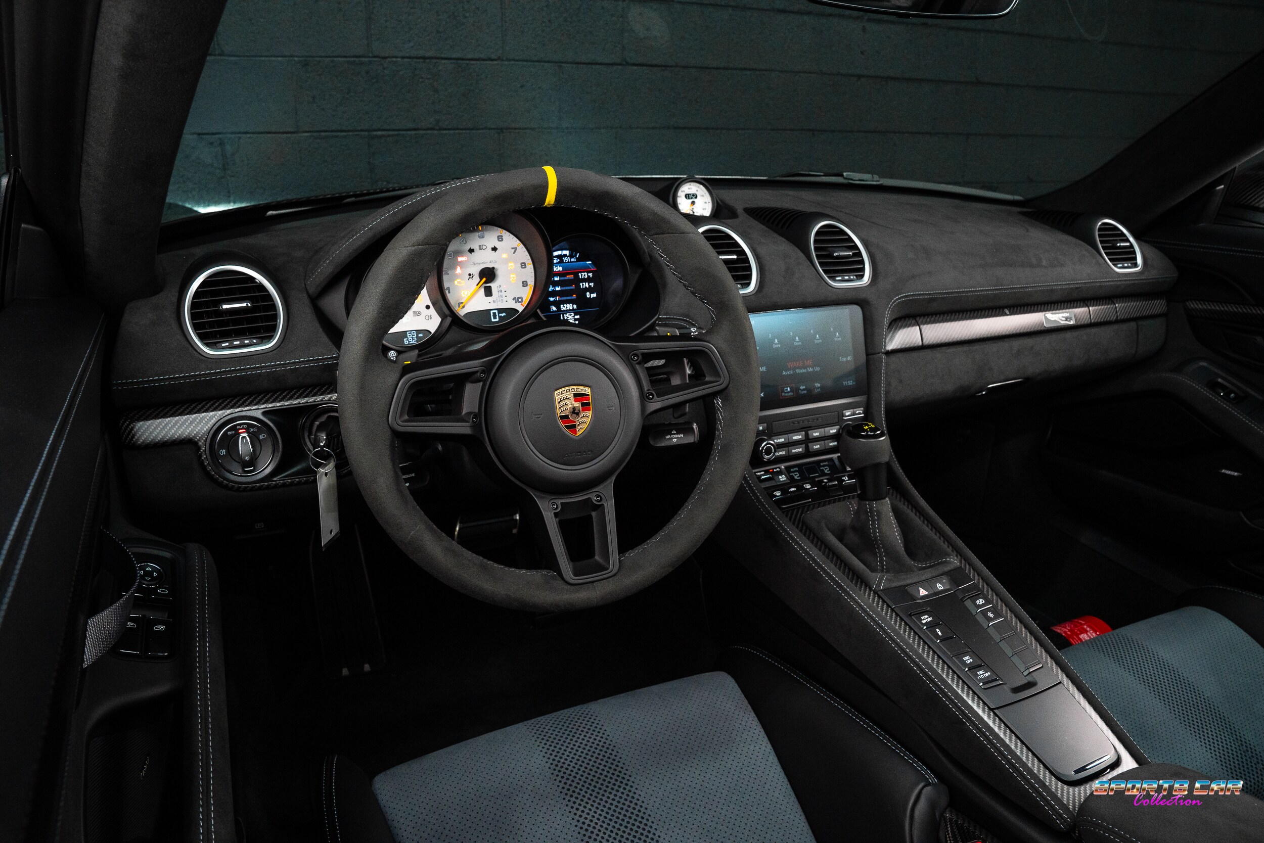 2025 Porsche Boxster Spyder photo 3