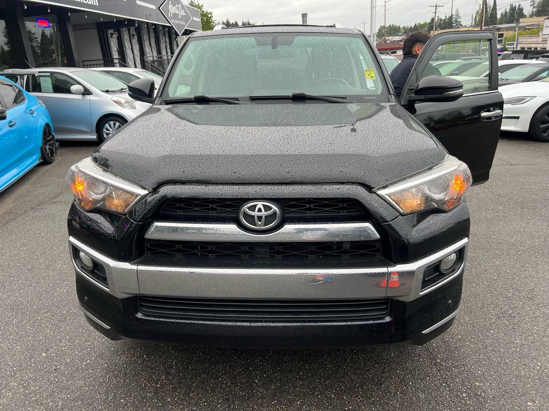 2016 Toyota 4Runner Limited photo 2