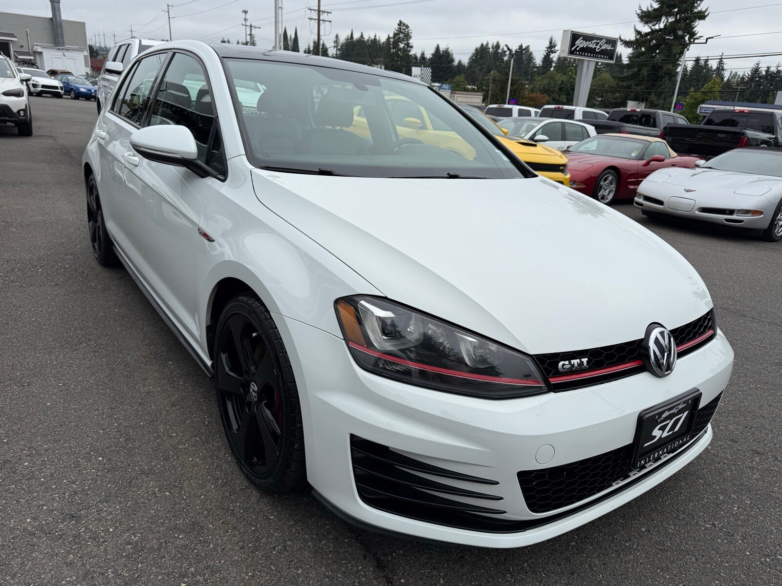 2016 Volkswagen Golf GTI SE photo 3