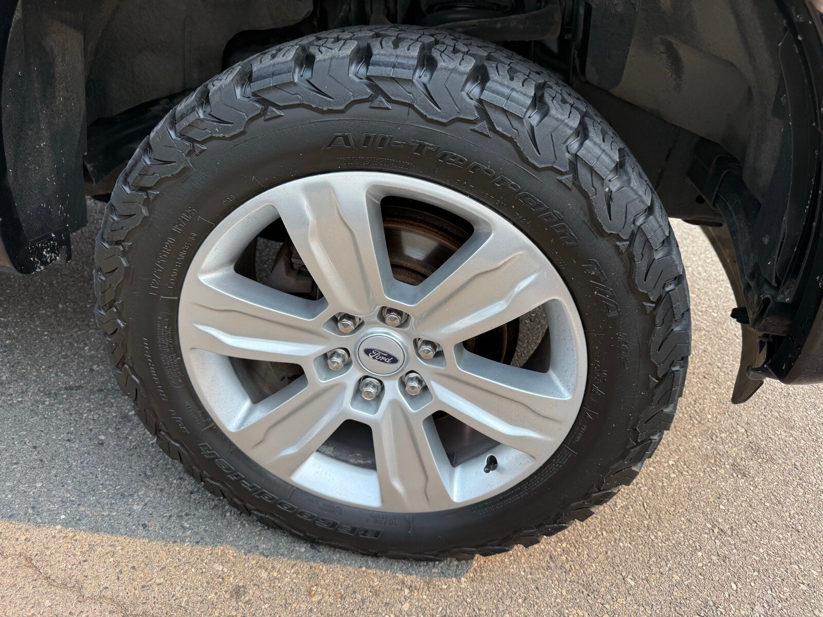 2016 Ford F-150 Platinum photo 3