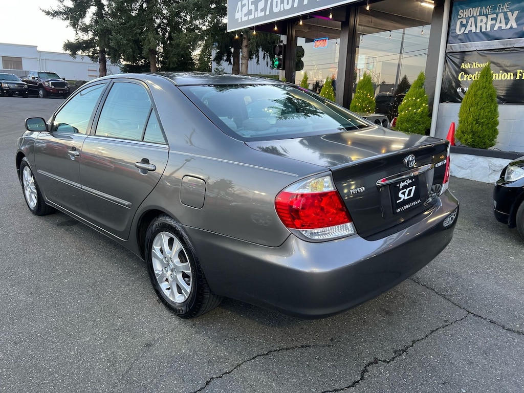 2005 Toyota Camry XLE photo 2