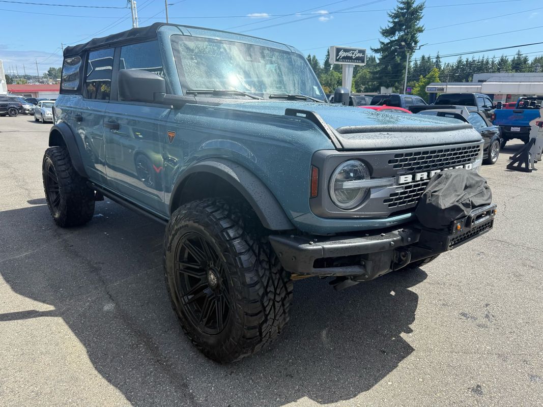 2021 Ford Bronco Badlands photo 3