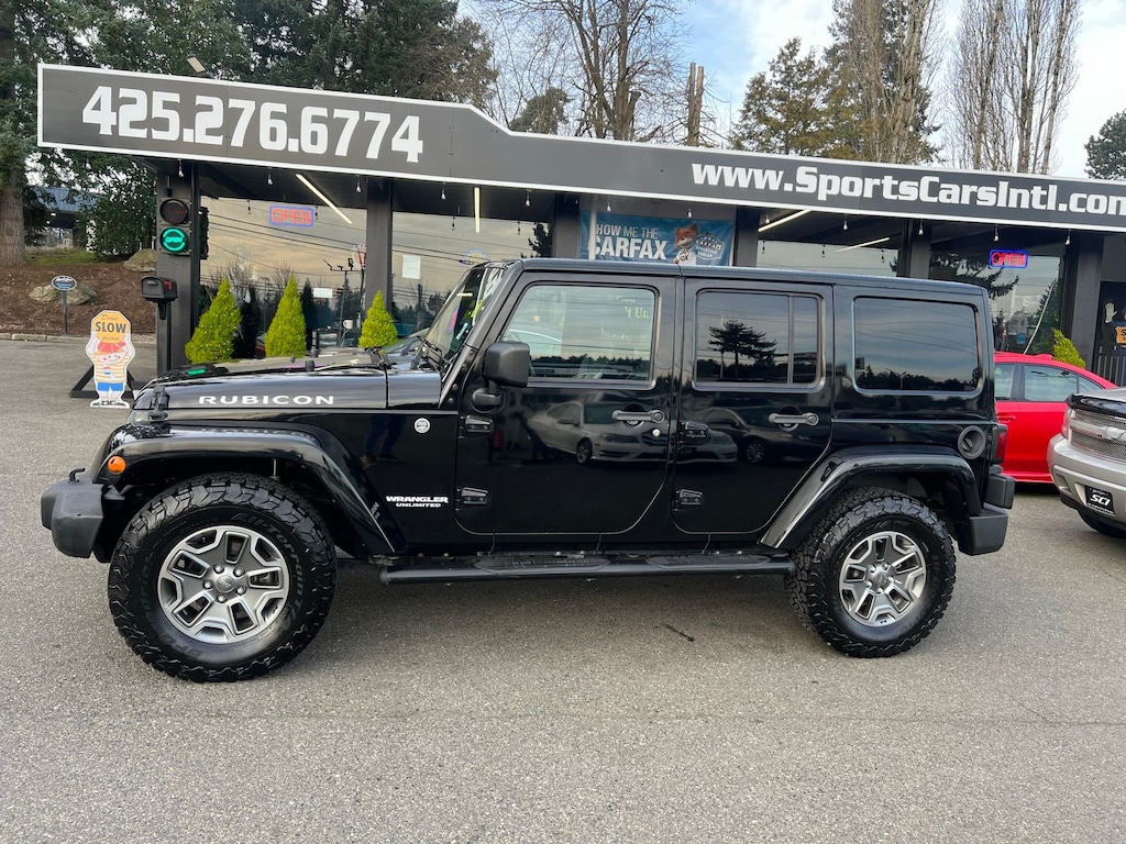 2013 Jeep Wrangler Unlimited Rubicon photo 2