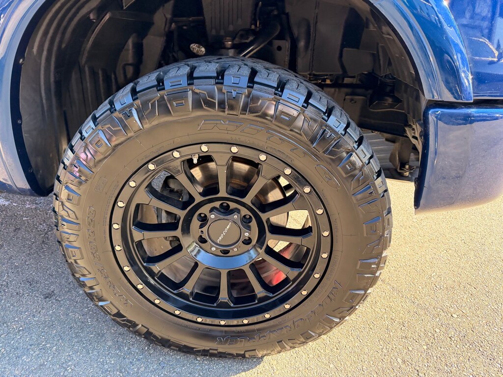 2018 Nissan Titan PRO-4X photo 3