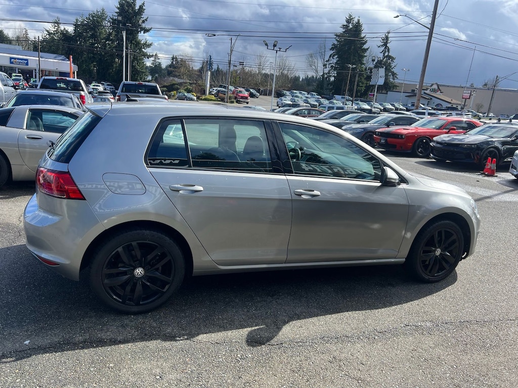 2016 Volkswagen Golf Base TDI SEL photo 4
