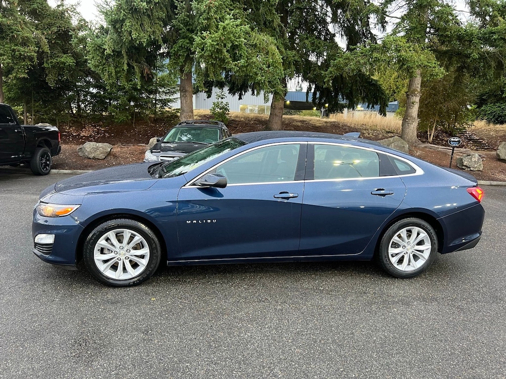 2020 Chevrolet Malibu 1LT photo 2