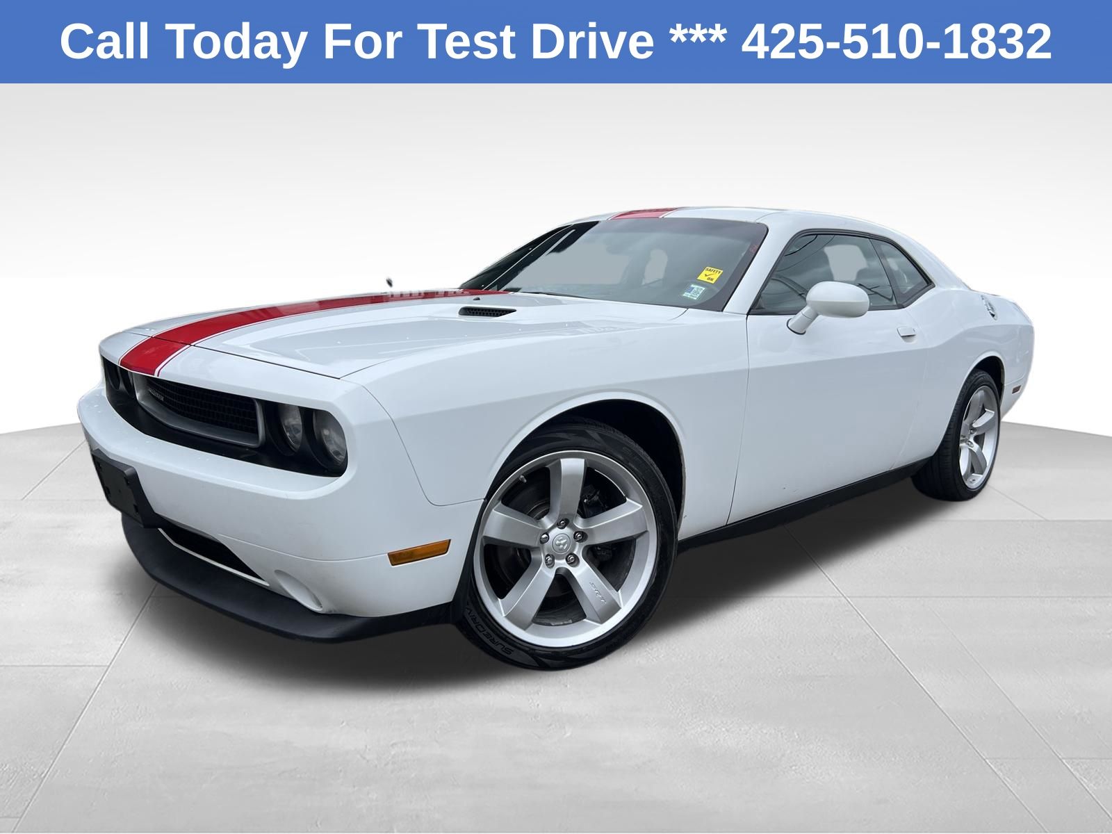 2014 Dodge Challenger SXT's photo