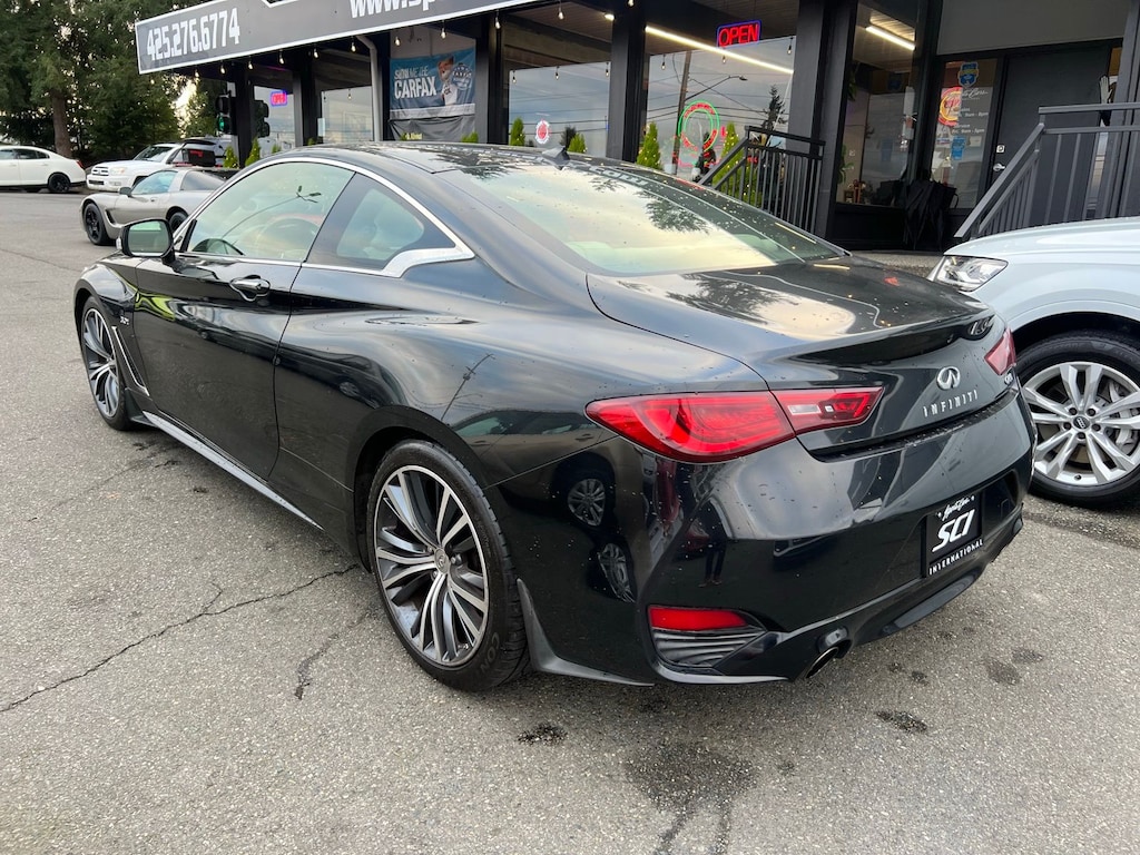 2017 Infiniti Q60 3.0t Premium photo 4
