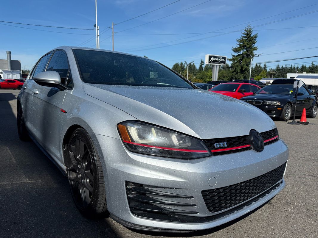 2016 Volkswagen Golf GTI photo 3