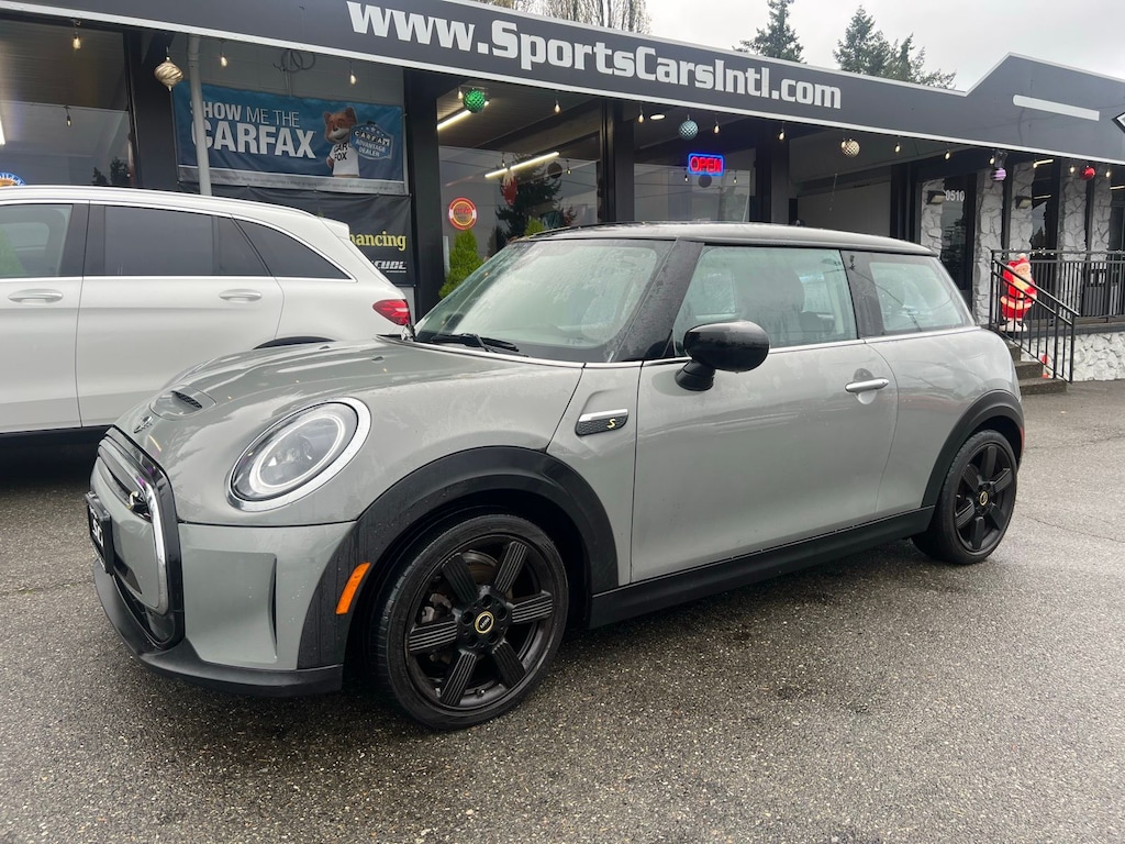 2022 Mini Cooper Hardtop SE photo 2
