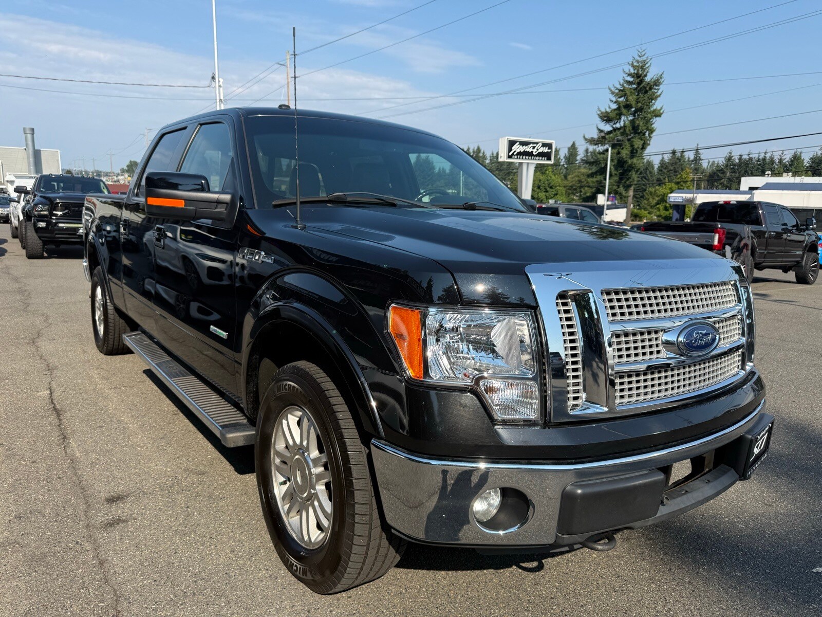 2011 Ford F-150 Lariat photo 2