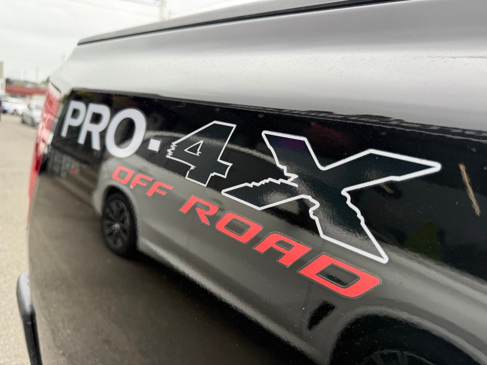 2015 Nissan Titan PRO-4X photo 4