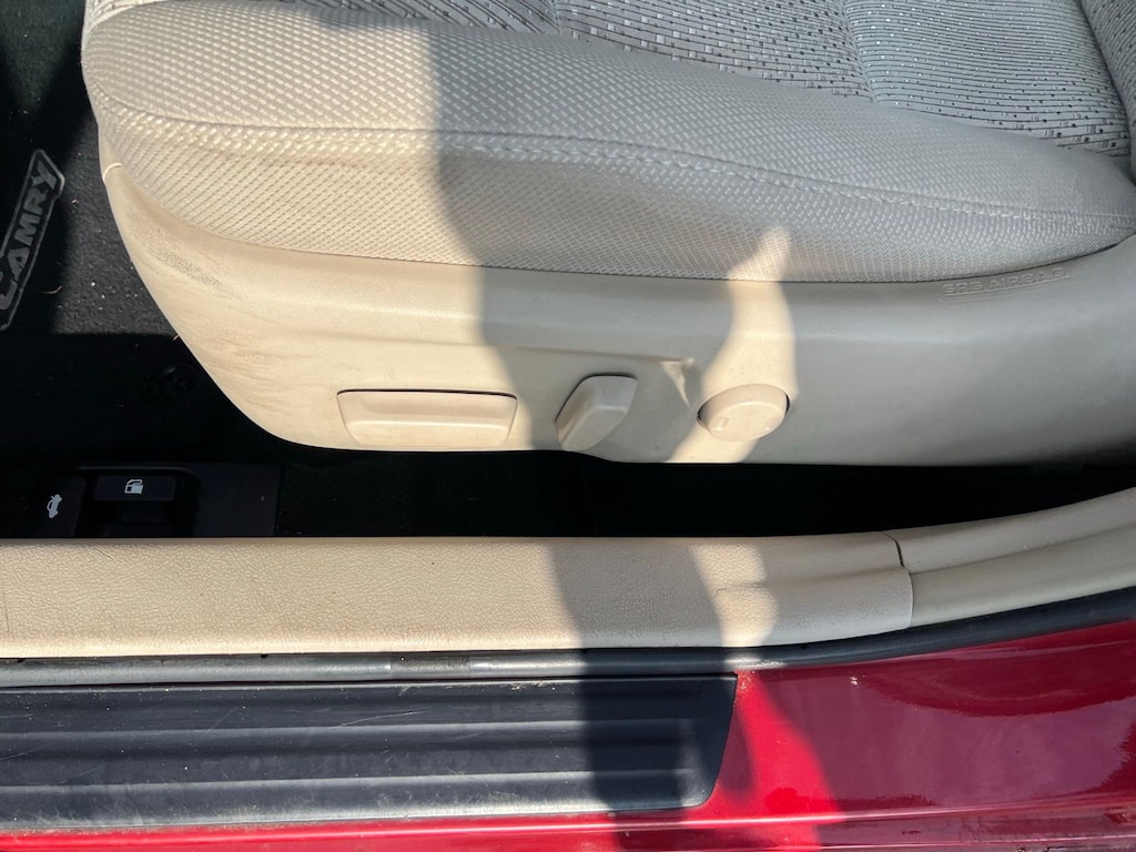 2013 Toyota Camry L photo 8