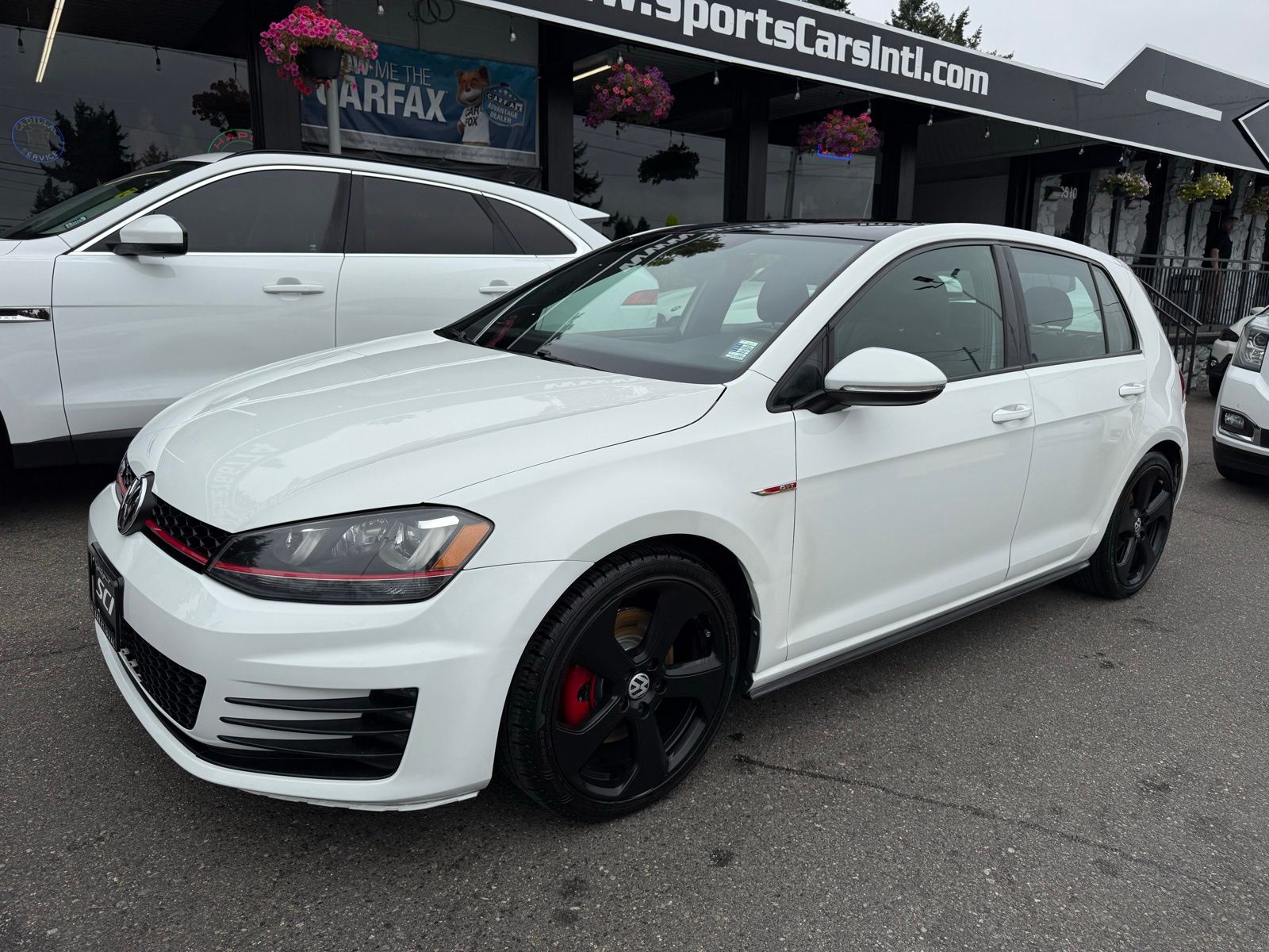 2016 Volkswagen Golf GTI SE's photo