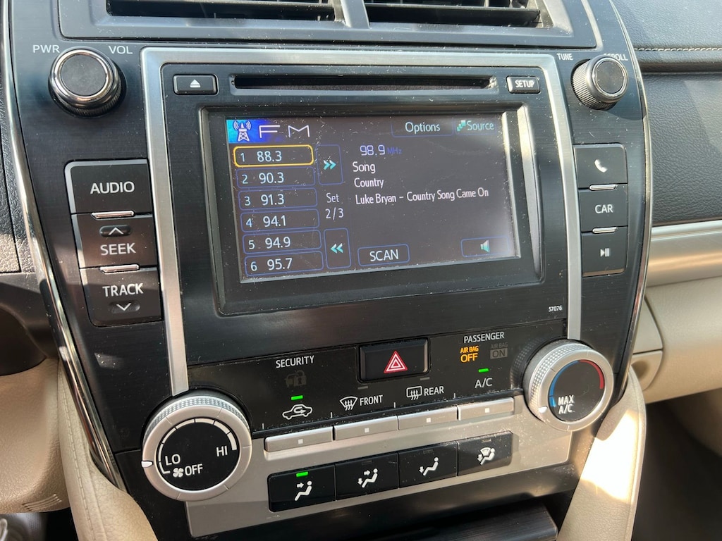 2013 Toyota Camry L photo 10