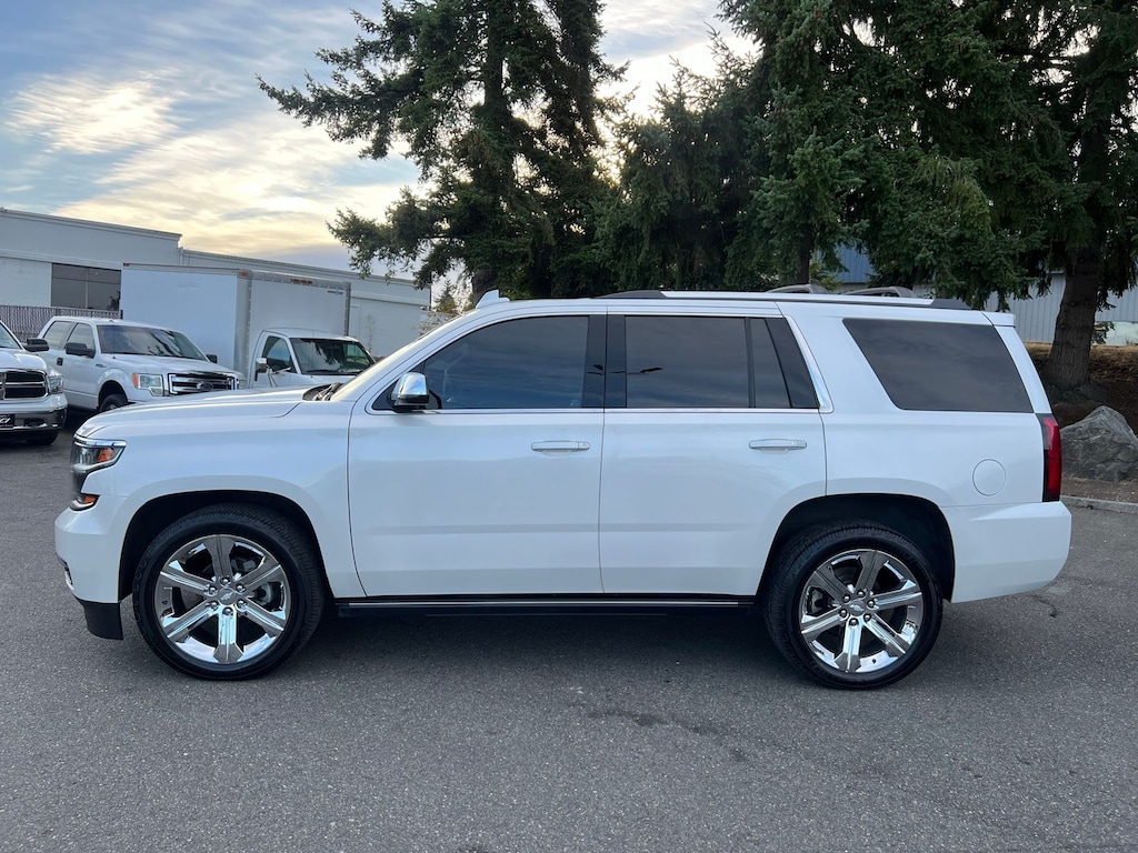 2017 Chevrolet Tahoe Premier photo 2