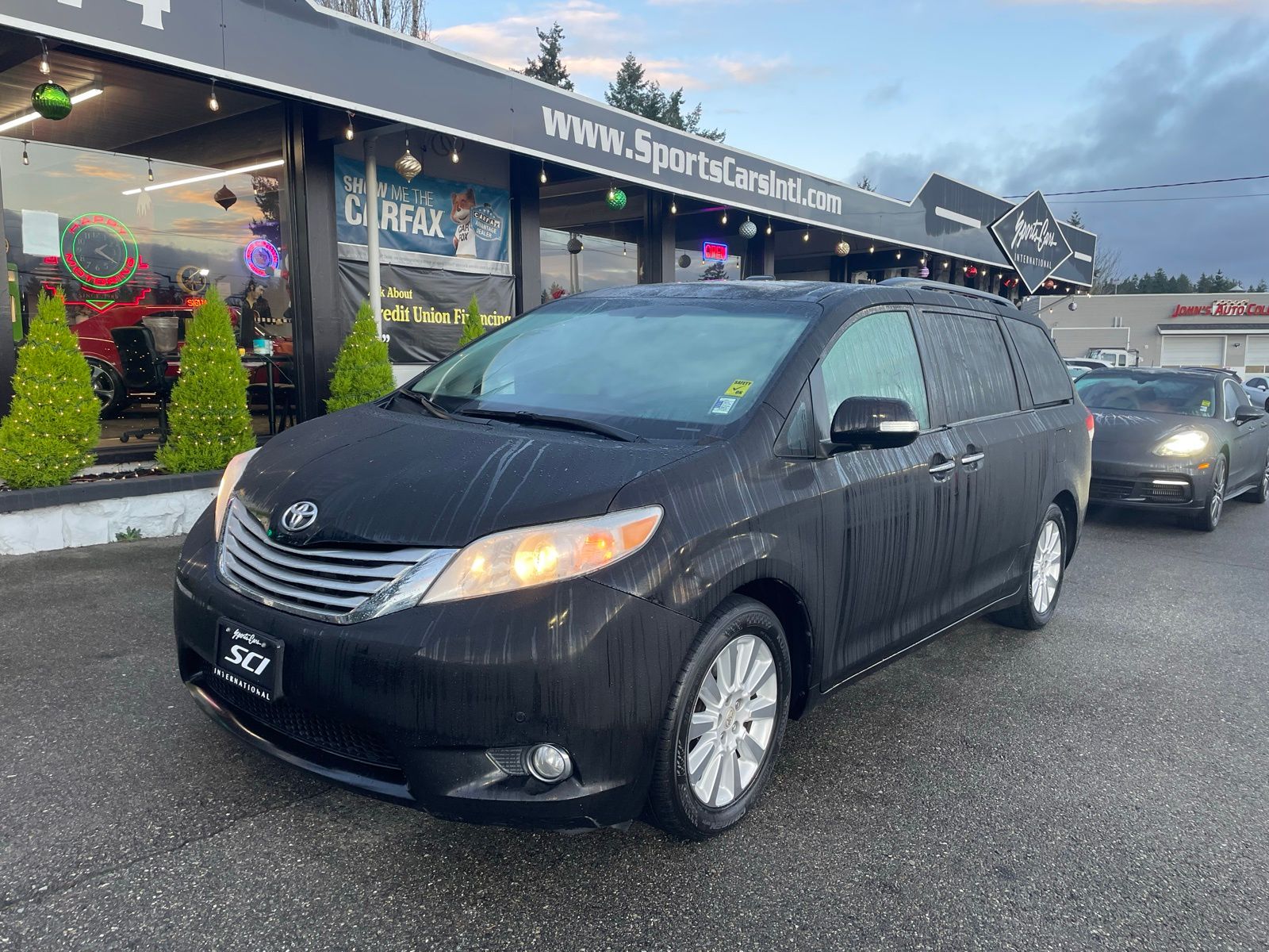 2013 Toyota Sienna XLE's photo
