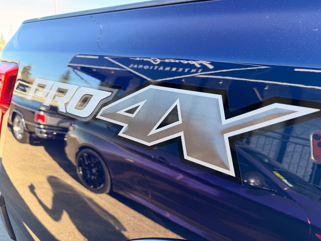 2018 Nissan Titan PRO-4X photo 4