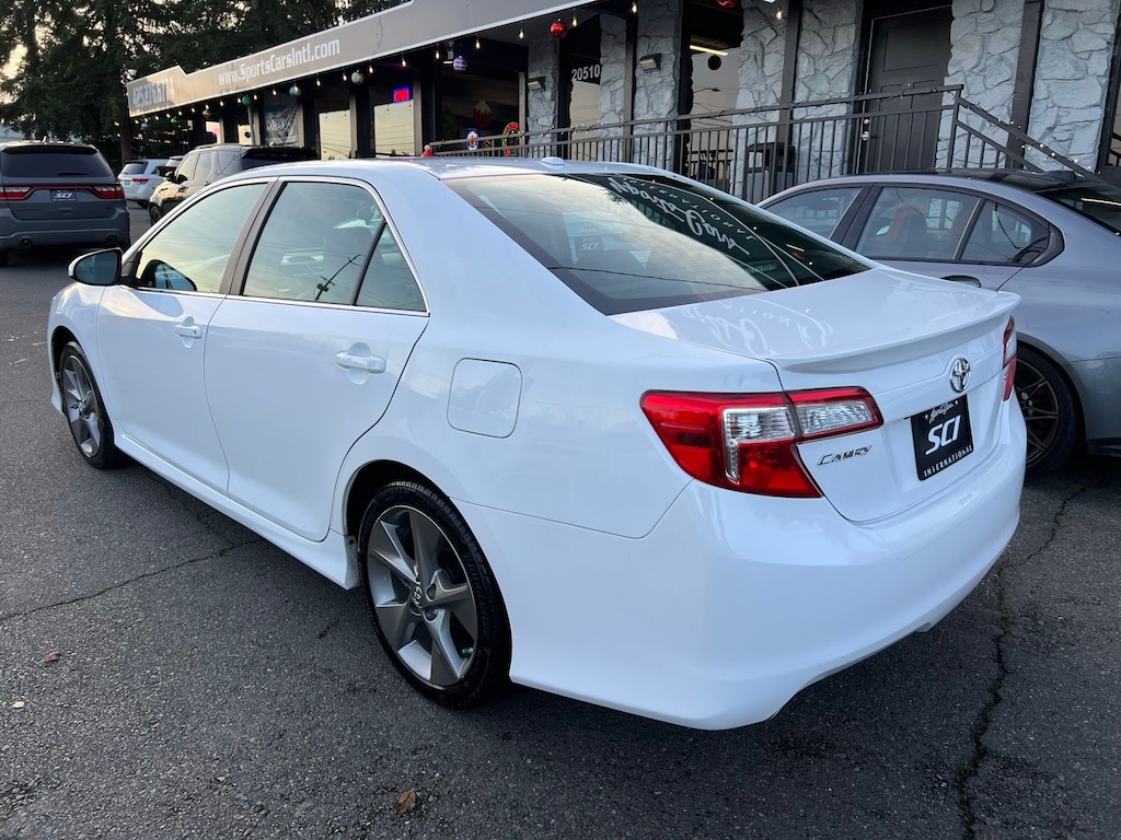 2012 Toyota Camry SE photo 3